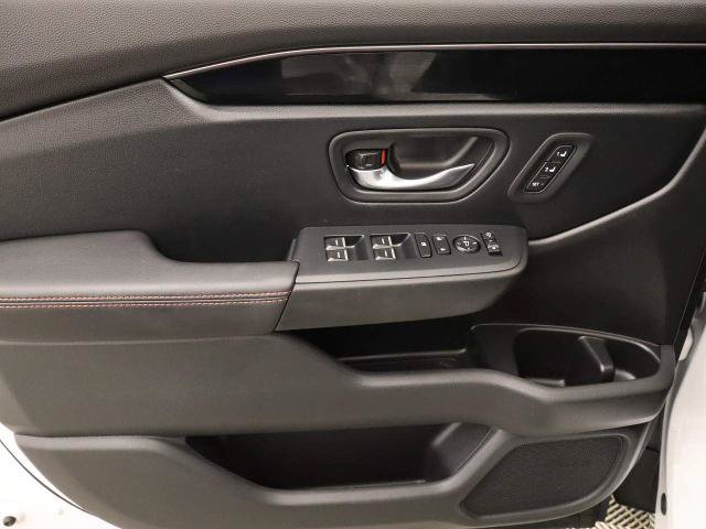 Used 2025 Honda Pilot TrailSport image 2