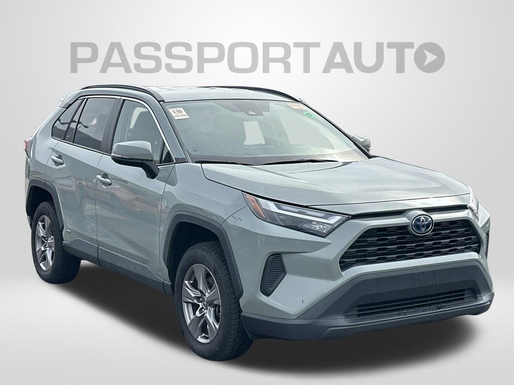 Used 2022 Toyota RAV4 XLE image 6
