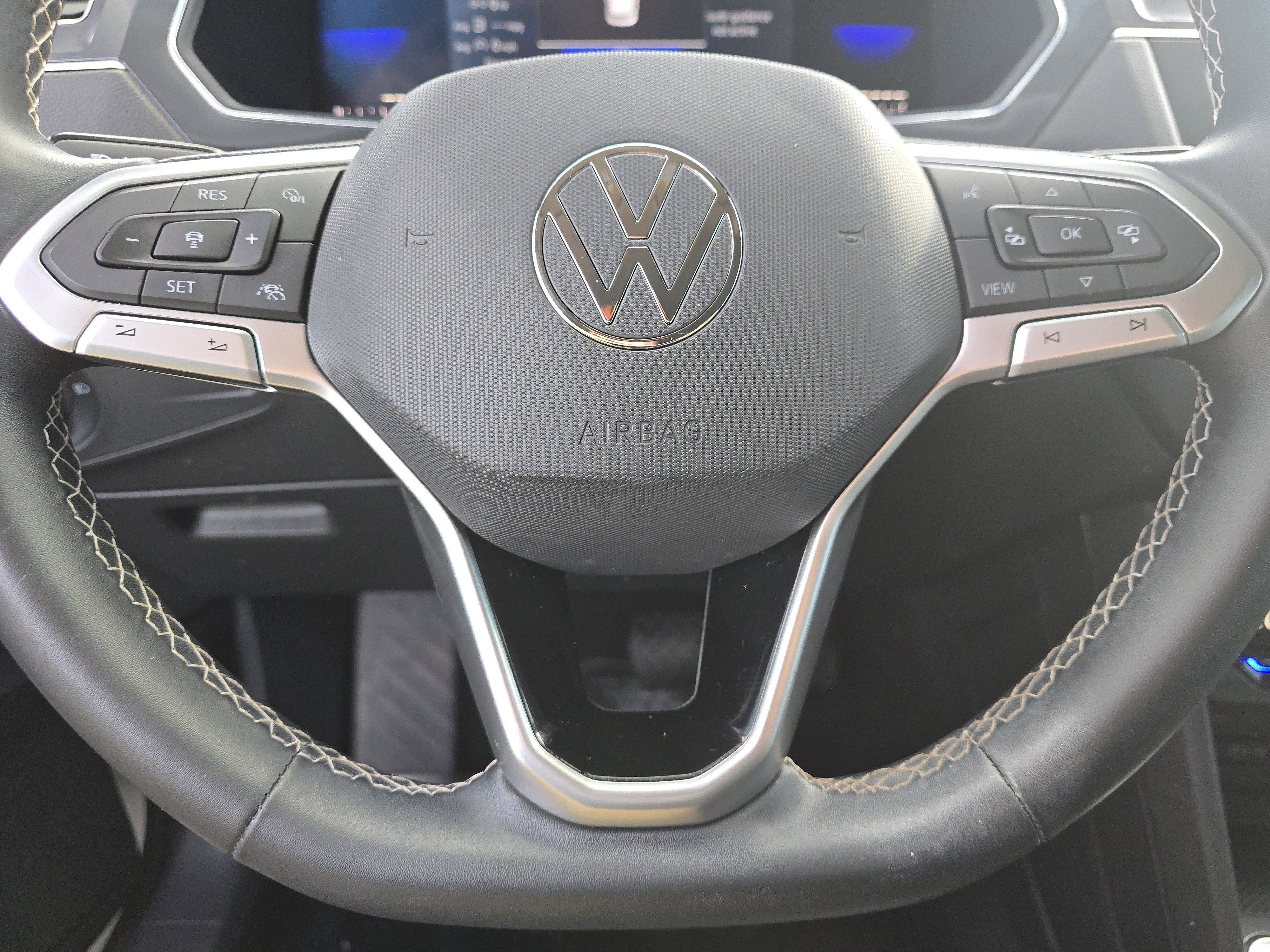 Used 2022 Volkswagen Tiguan SE image 20