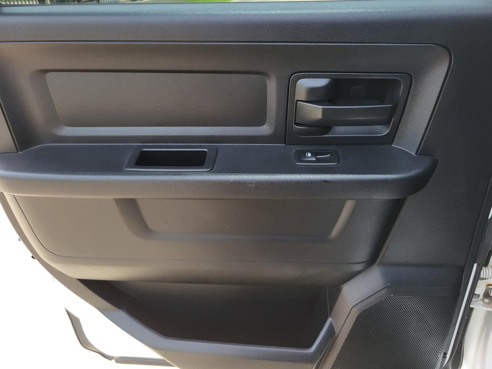 Used 2013 RAM 2500 Tradesman w/ Chrome Appearance Group RWD image 16
