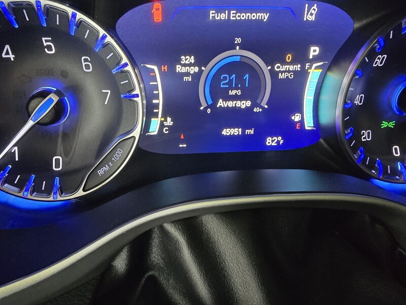 Used 2025 Chrysler Pacifica Select FWD image 30