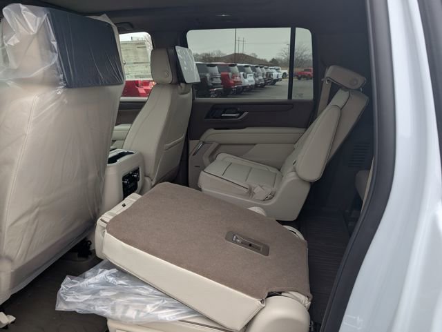 New 2026 GMC Yukon XL Denali w/ Denali Reserve Package image 8