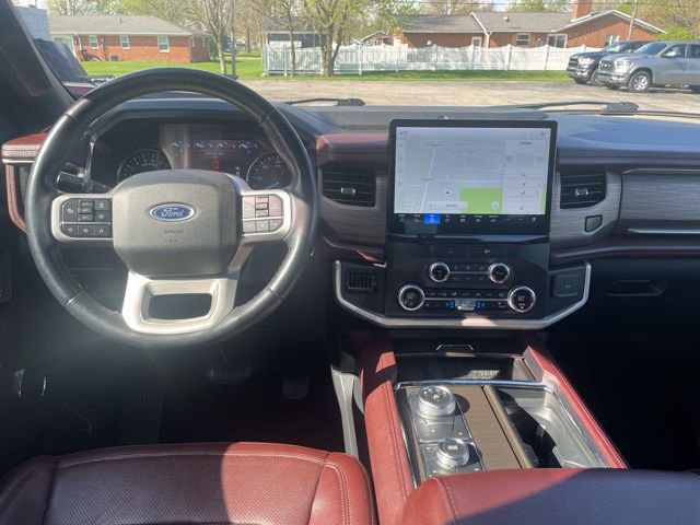 Used 2023 Ford Expedition Limited AWD/4WD image 3