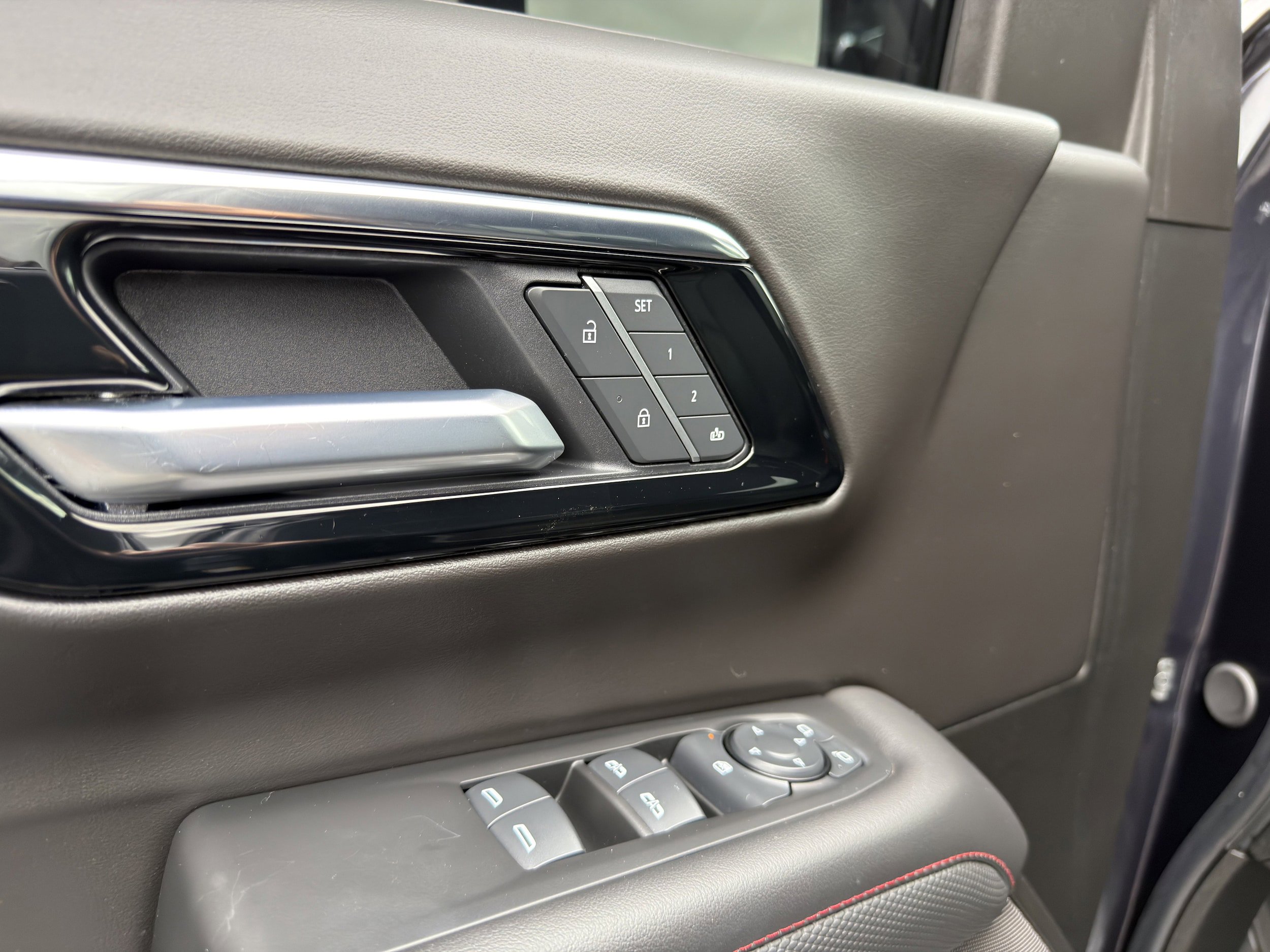 Used 2025 Chevrolet Tahoe RST RWD image 26