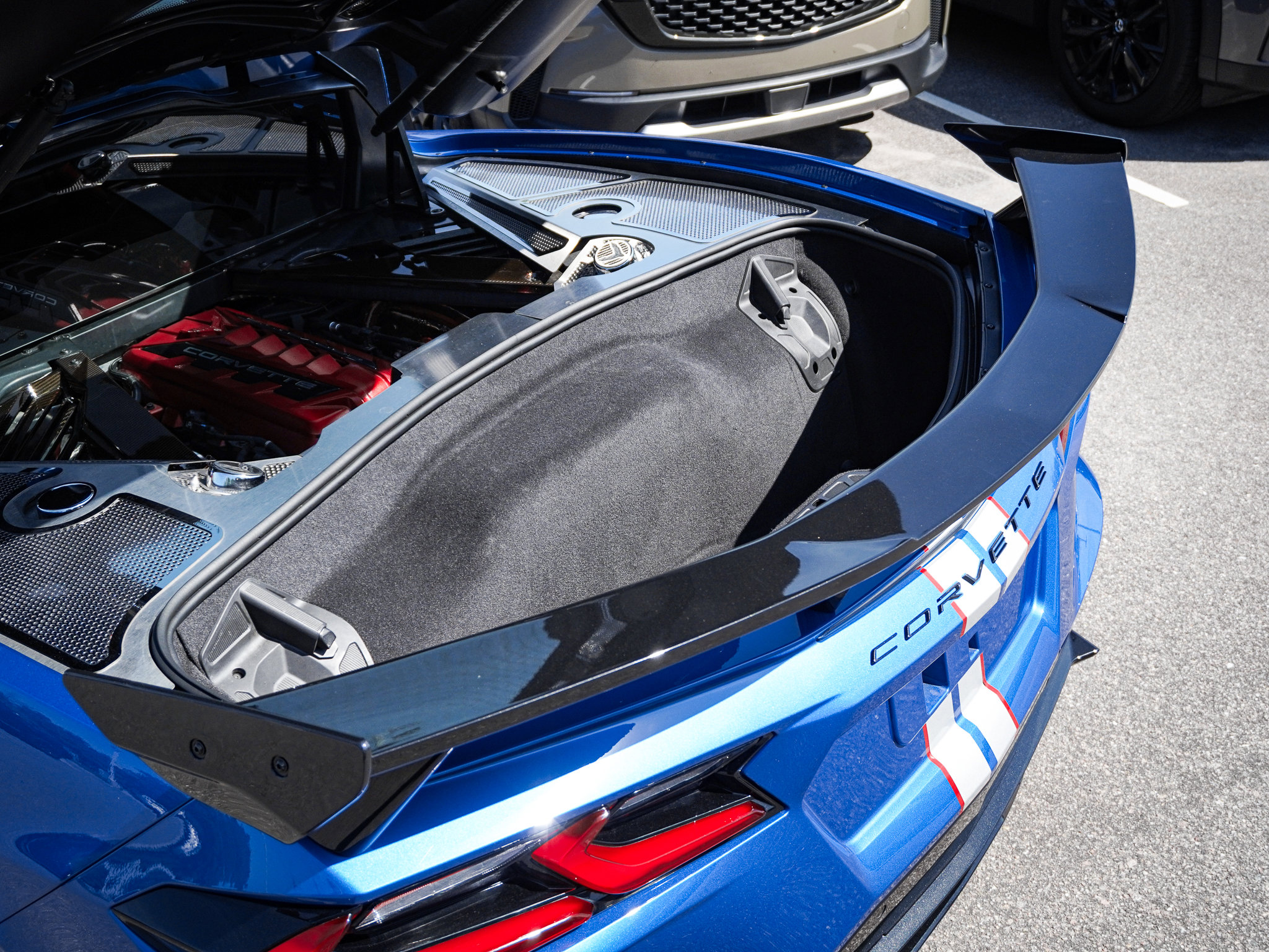 Used 2020 Chevrolet Corvette Stingray Preferred Cpe w/ 2LT Preferred Equipment Group RWD image 33