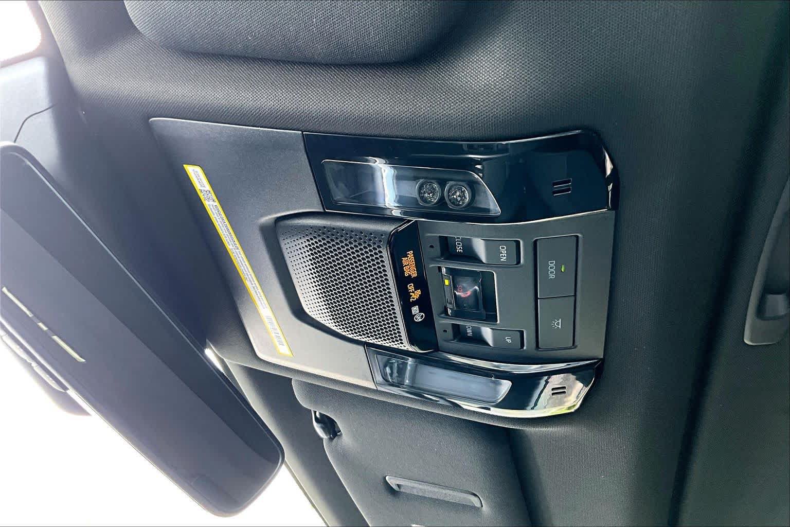 Used 2025 Lexus GX 550 w/ Cold Area Package AWD/4WD image 32