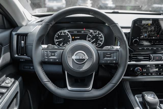 New 2025 Nissan Pathfinder SL w/ SL Premium Package image 31