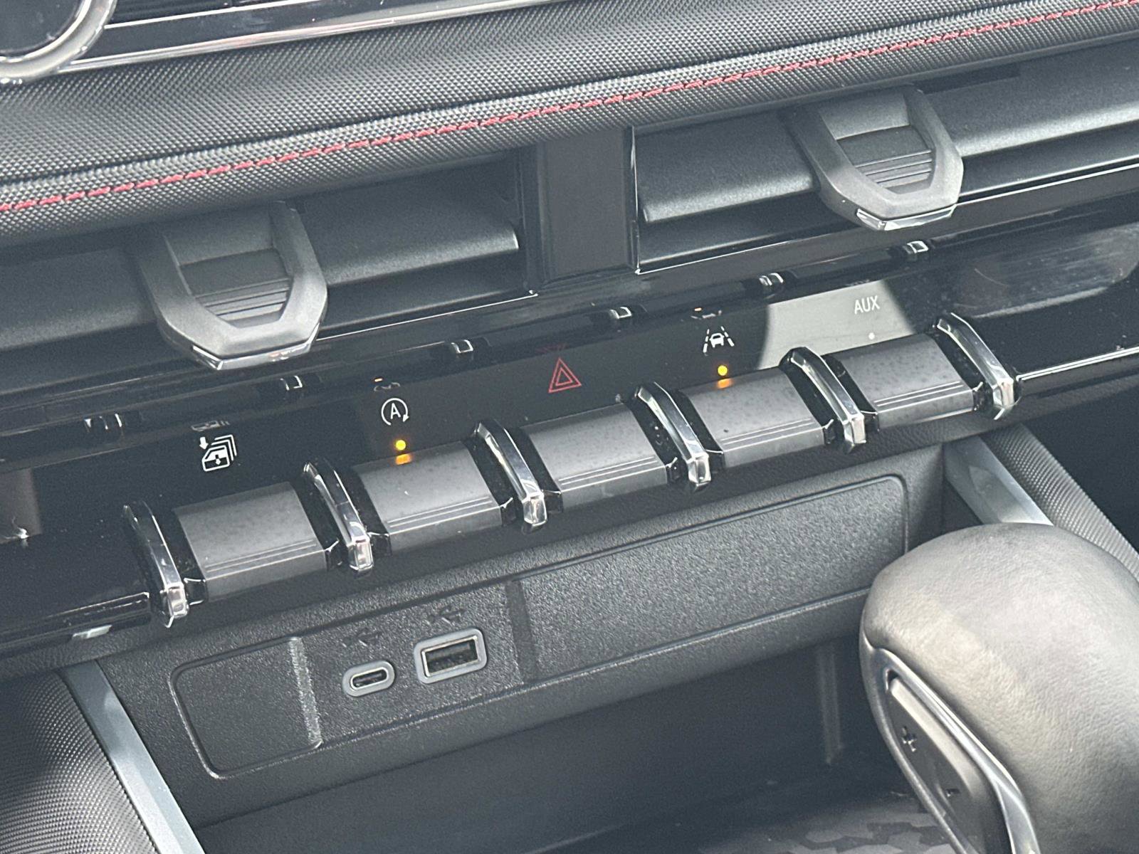 Used 2023 Chevrolet Colorado Z71 w/ Z71 Convenience Package 2 image 31