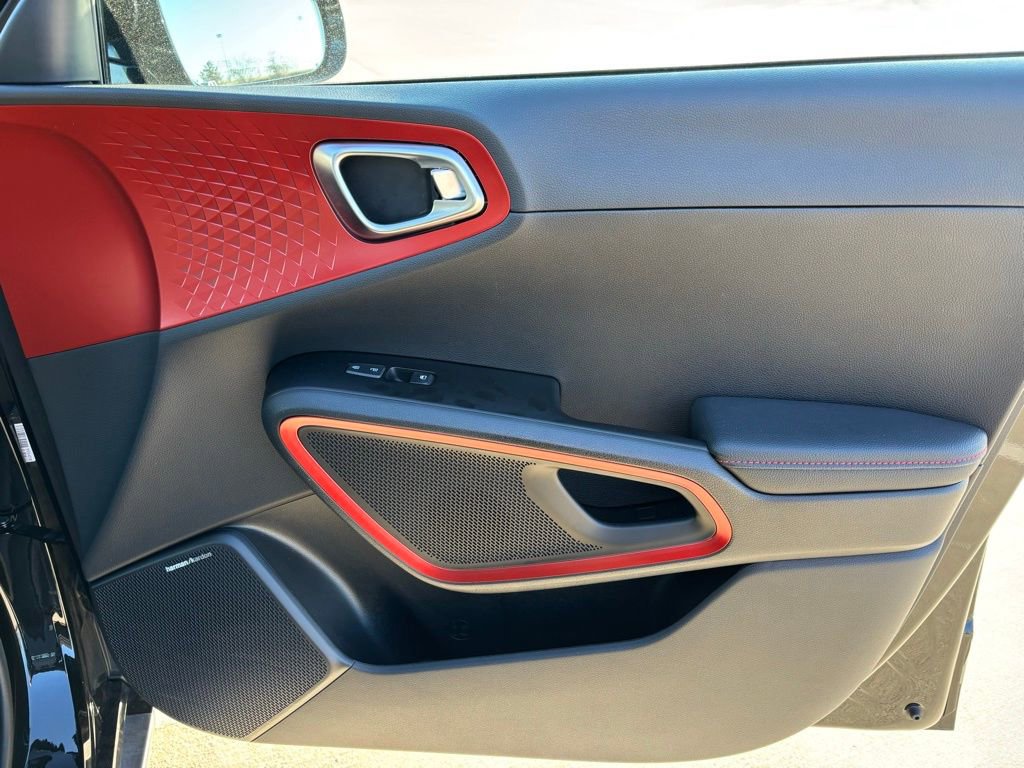 Used 2023 Kia Soul GT-Line w/ GT-Line Technology Package image 14