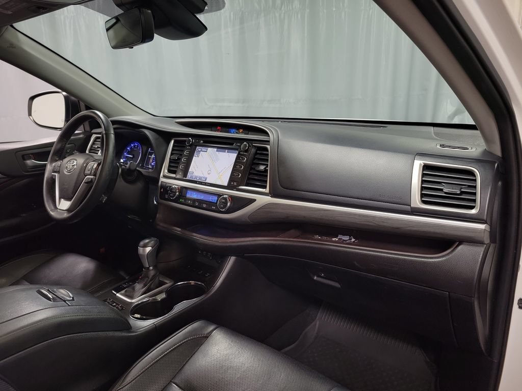 Used 2019 Toyota Highlander Limited Platinum AWD/4WD image 30