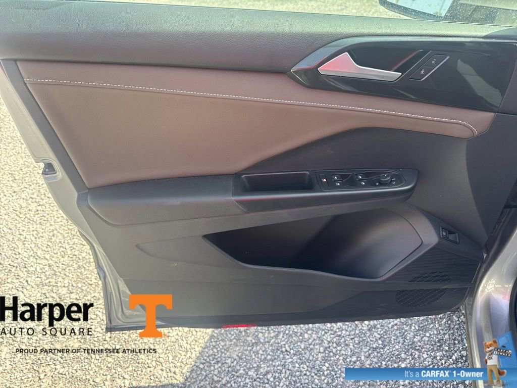 Used 2023 Volkswagen Taos SEL image 19