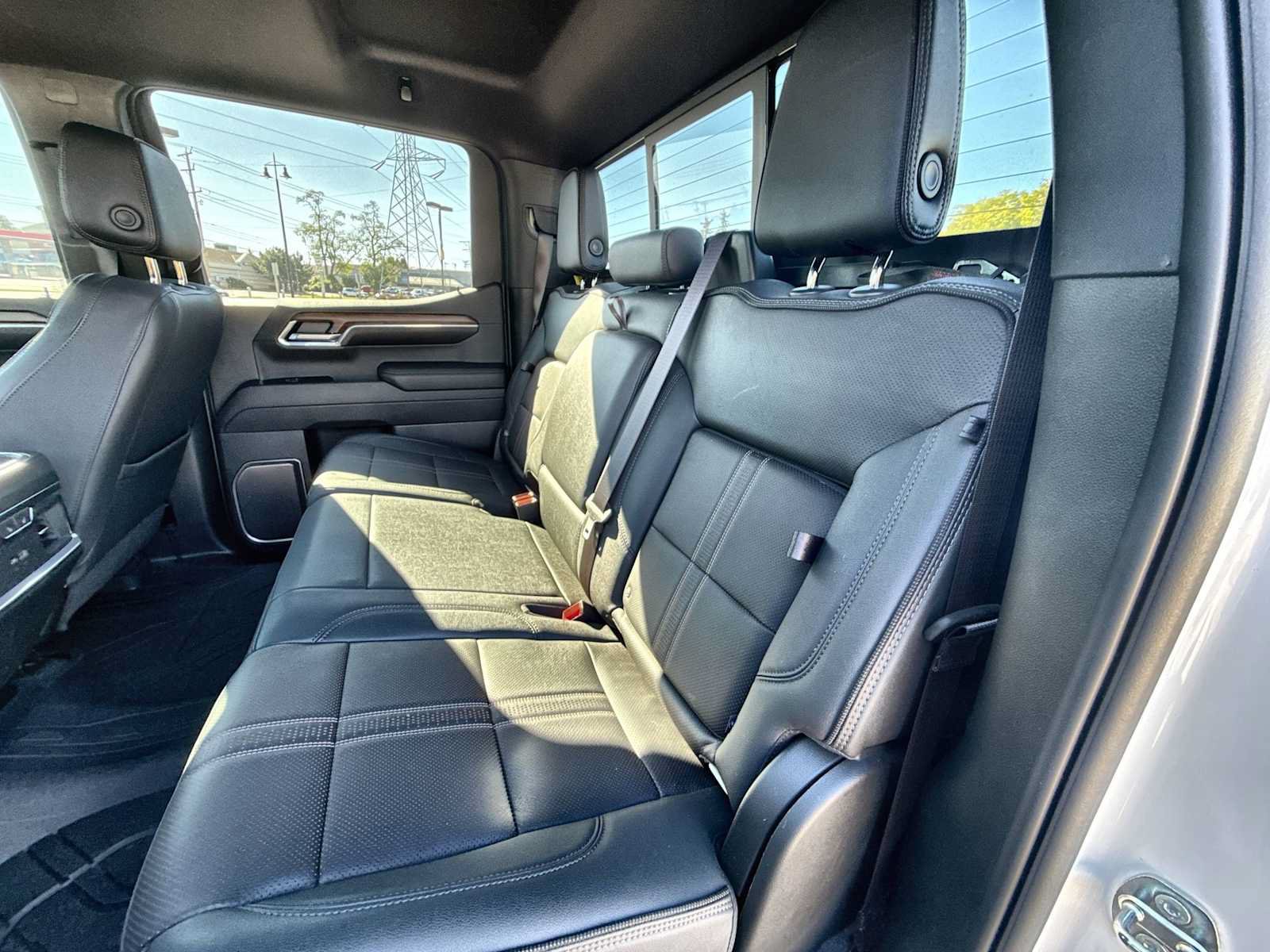 Certified 2023 Chevrolet Silverado 1500 High Country w/ High Country Premium Package AWD/4WD image 25