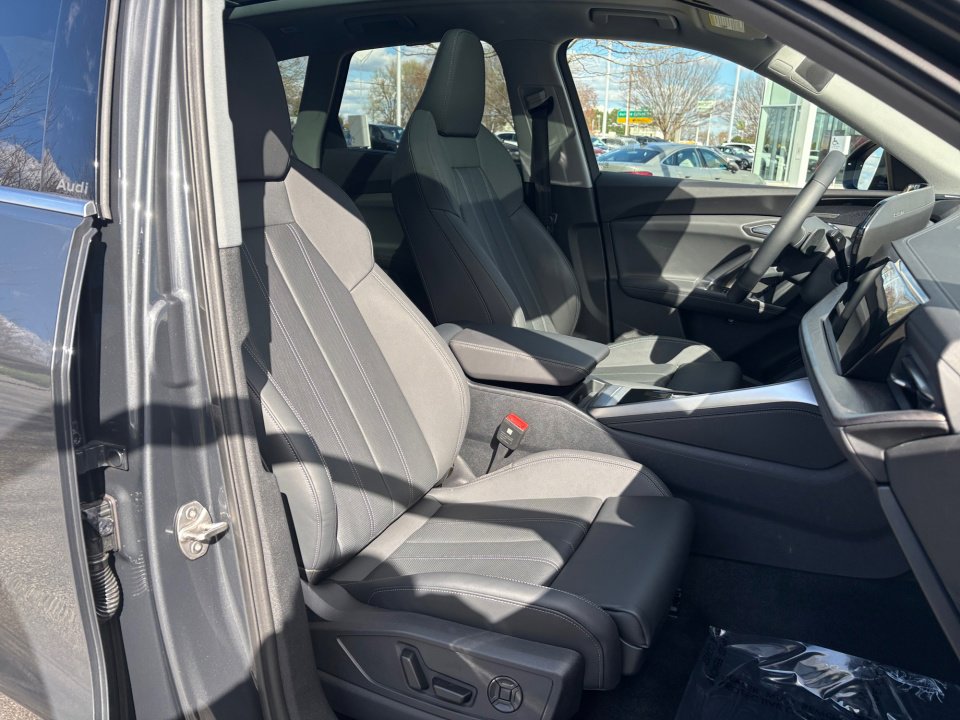 Certified 2025 Audi Q5 Premium Plus w/ Premium Plus image 28