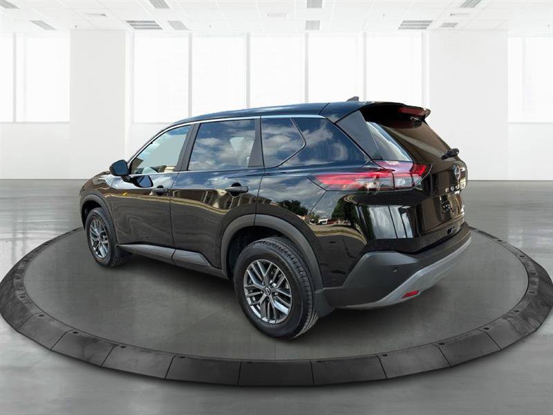 Used 2023 Nissan Rogue S AWD/4WD image 3