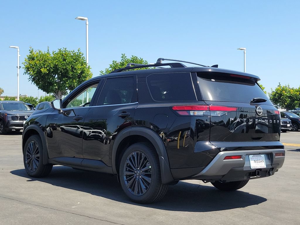 New 2026 Nissan Pathfinder SL w/ SL Premium Package (P04) FWD image 2