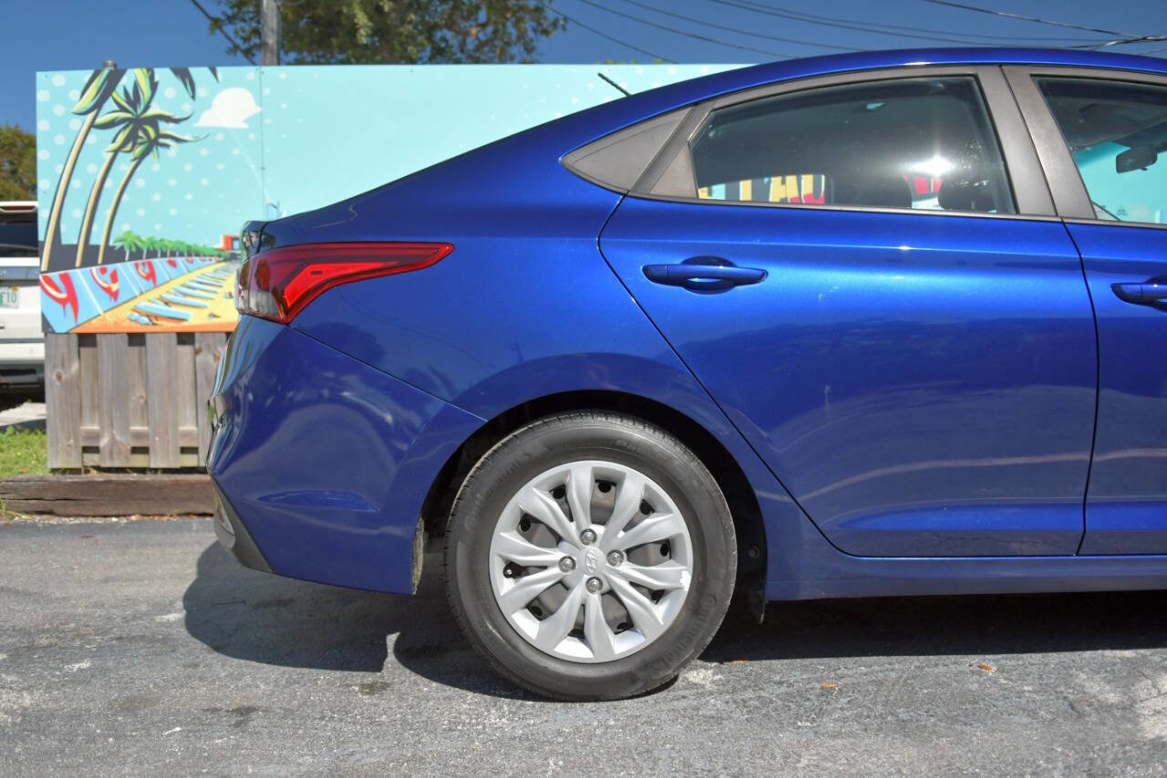 Used 2019 Hyundai Accent SE image 30