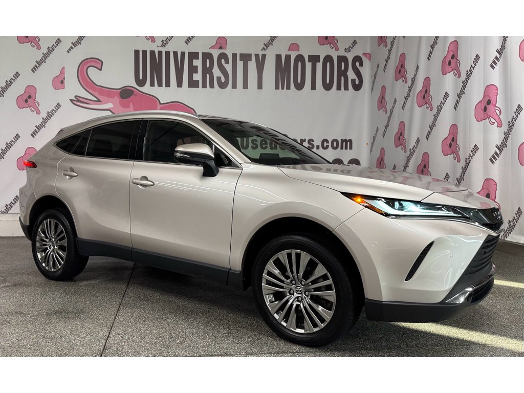 Used 2022 Toyota Venza XLE image 4