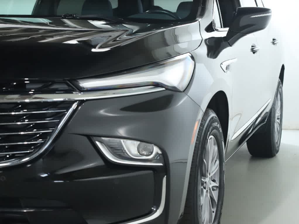 Used 2024 Buick Enclave Essence FWD image 4