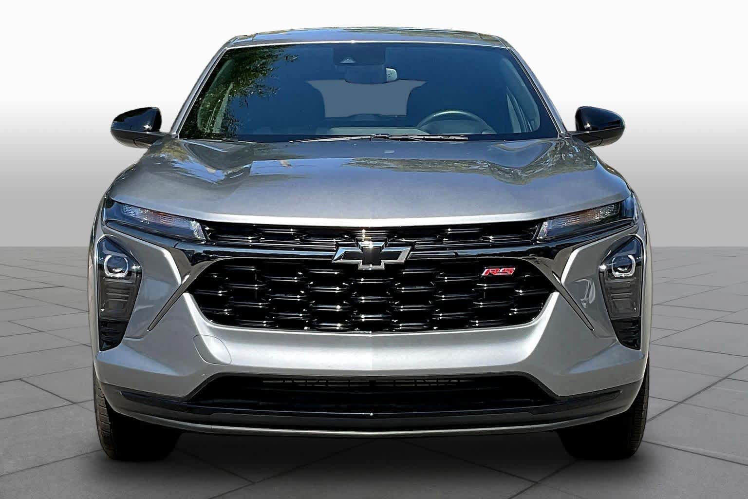 Used 2025 Chevrolet Trax RS w/ Driver Confidence Package FWD image 4