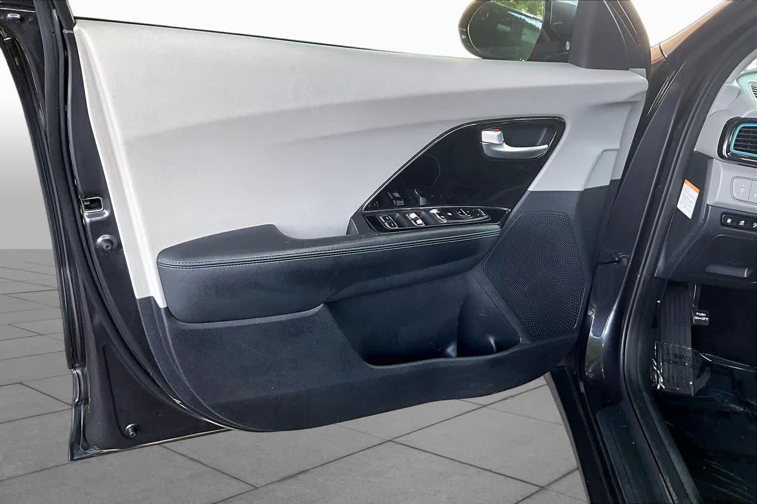 Used 2019 Kia Niro EX FWD image 21