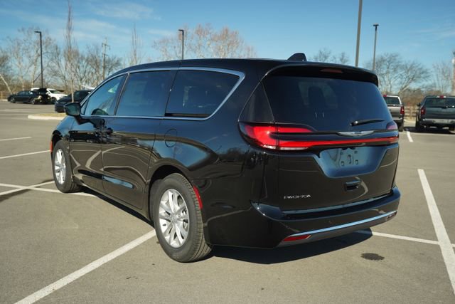 New 2026 Chrysler Pacifica Select FWD image 5