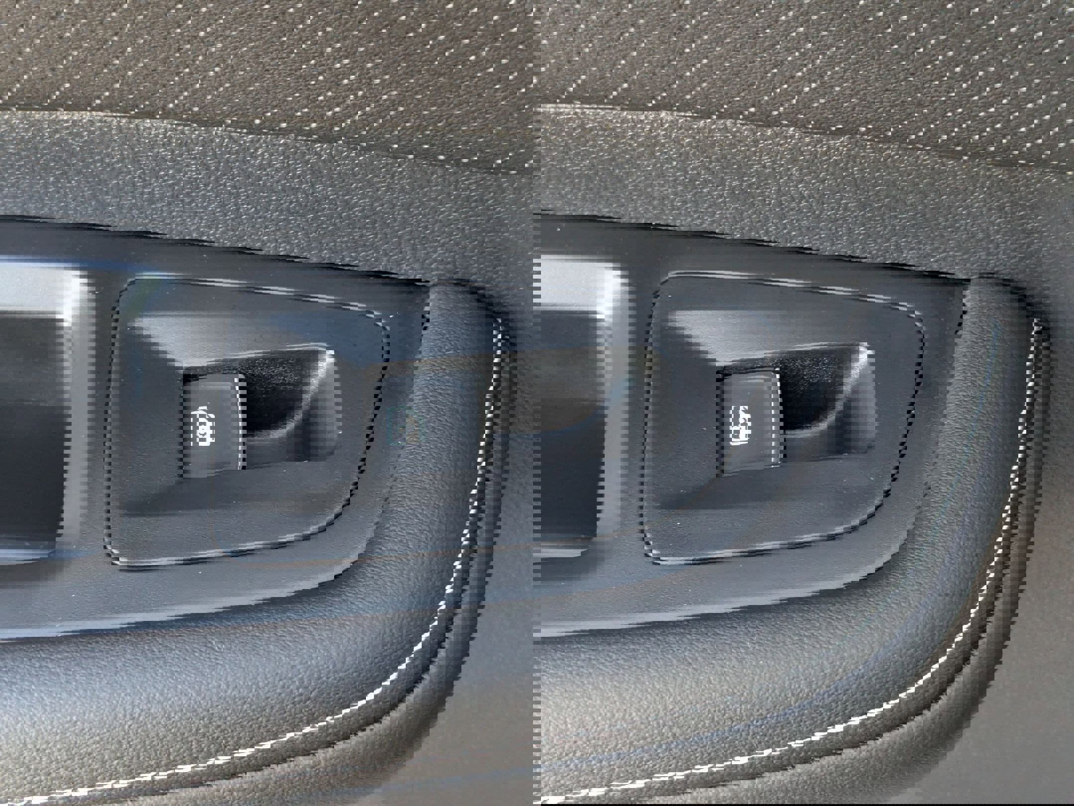 Used 2025 Volkswagen Atlas SEL Premium R-Line image 30