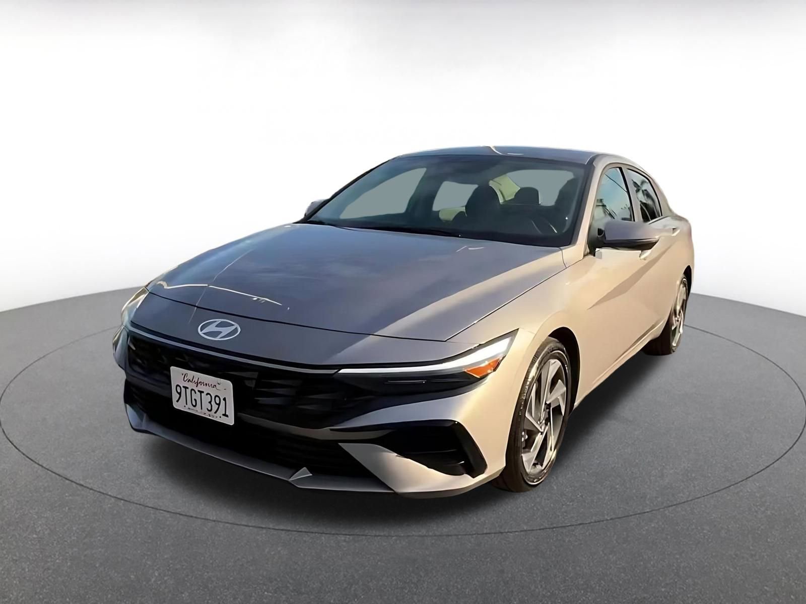 Used 2025 Hyundai Elantra Limited image 7