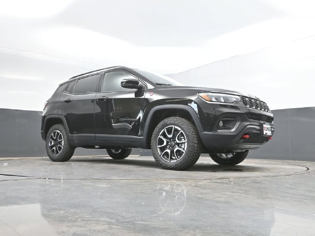 New 2026 Jeep Compass Trailhawk AWD/4WD image 40