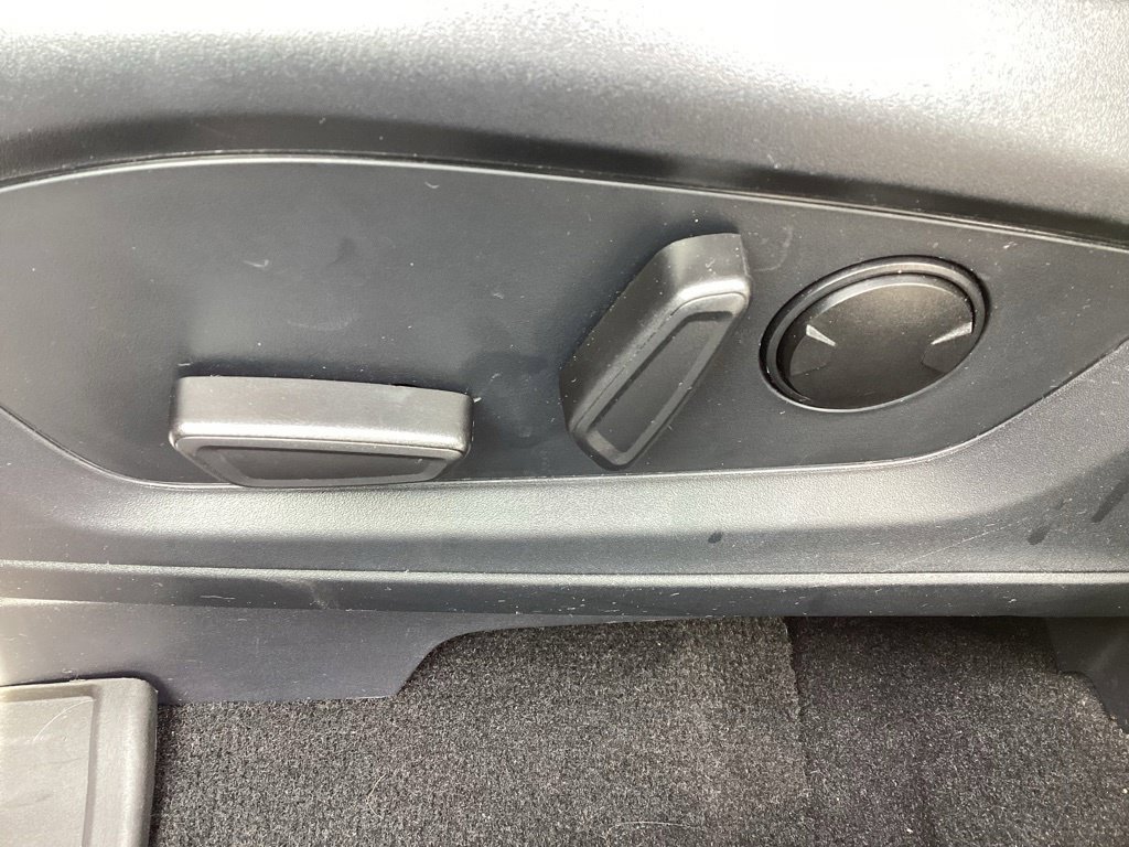 Used 2025 Ford Explorer Active RWD image 15