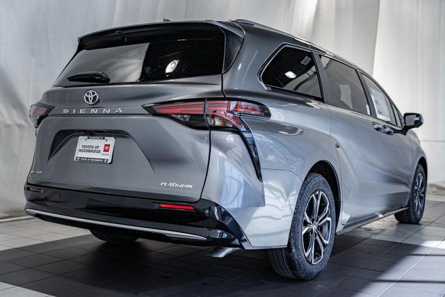 New 2026 Toyota Sienna Platinum image 4