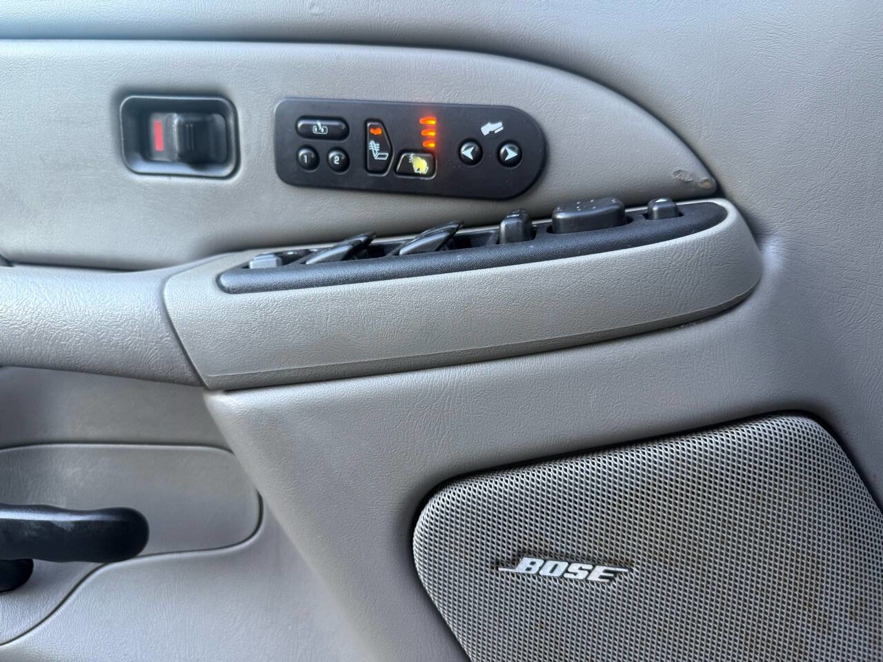 Used 2004 GMC Yukon SLT w/ 1SD Preferred Equipment Group image 49