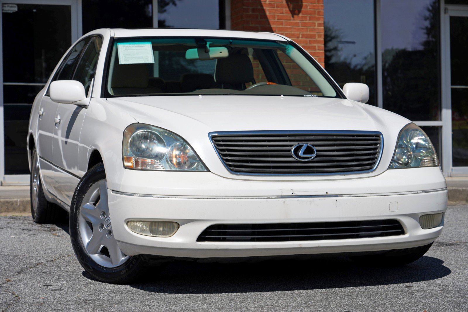 Used 2002 Lexus LS 430 w/ Navigation/Mark Levinson Pkg RWD image 2