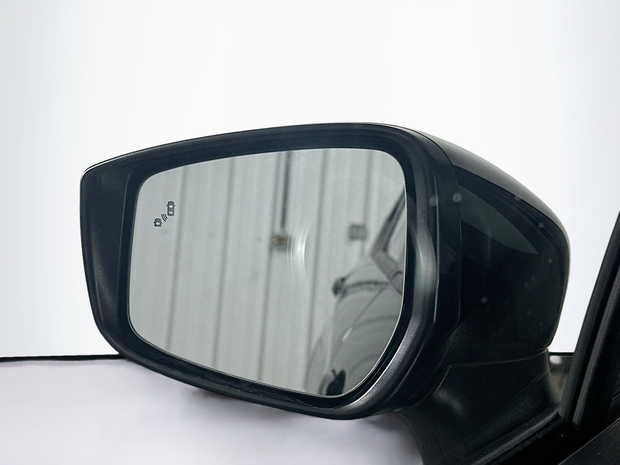 Used 2025 Nissan Versa SV image 16