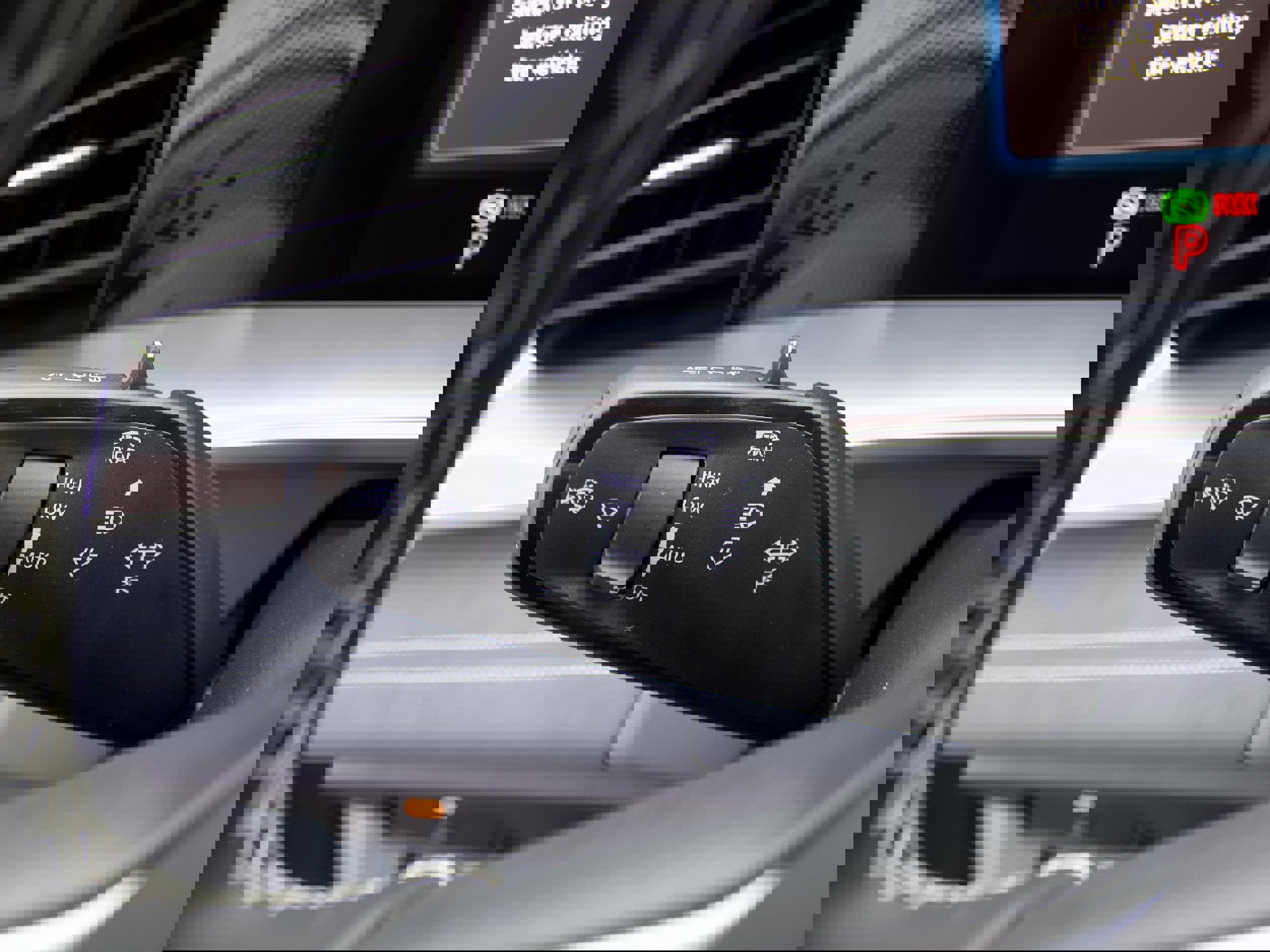 New 2025 Volkswagen Tiguan SE image 18