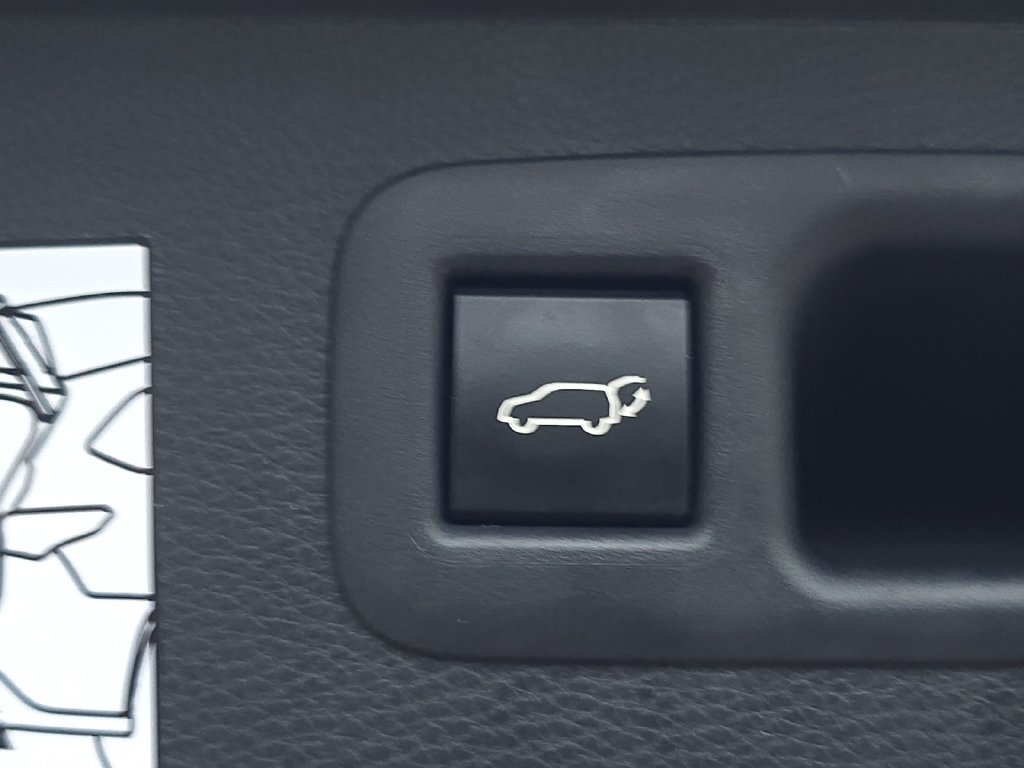 Used 2023 Toyota Highlander Limited AWD/4WD image 29