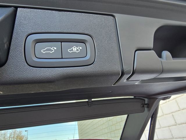 Used 2025 Volvo XC60 T8 Ultra w/ Protection Package Premier image 48