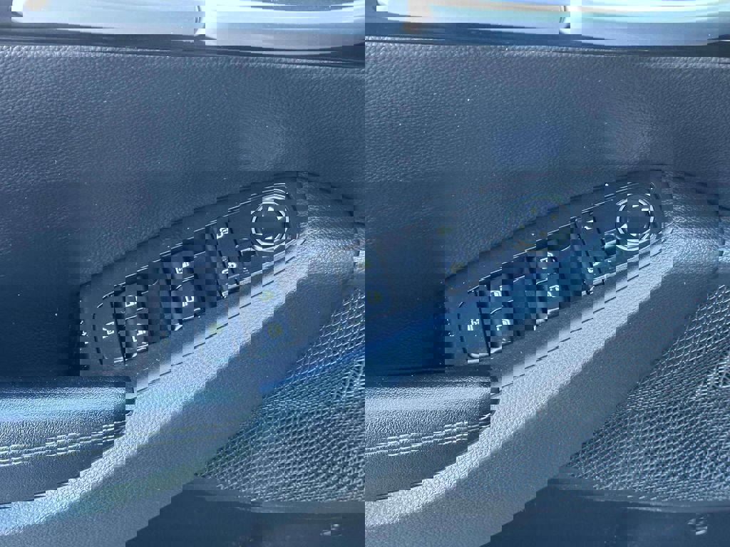 Used 2021 Kia Seltos EX image 17