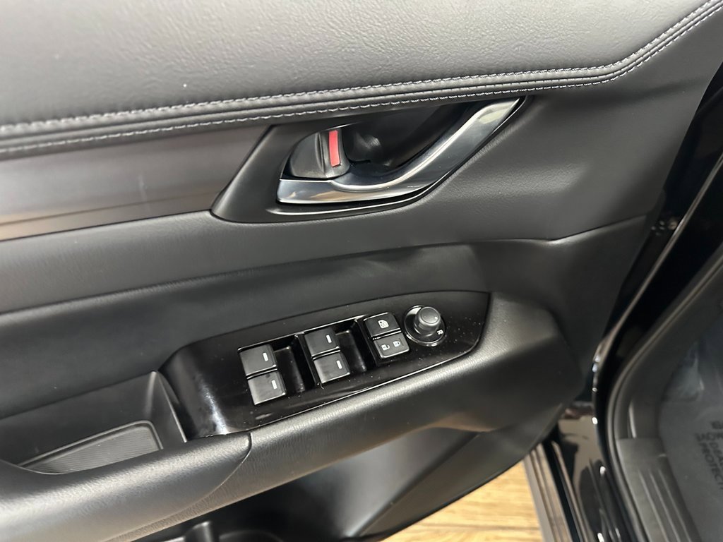 Used 2025 MAZDA CX-5 AWD 2.5 S w/ Preferred Package image 12