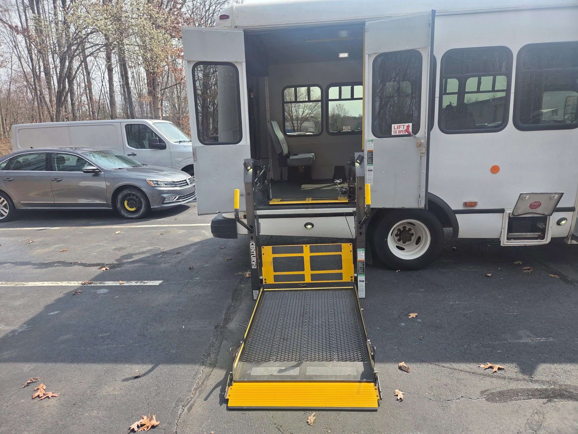 Used 2014 Ford E-350 and Econoline 350 Super Duty image 30