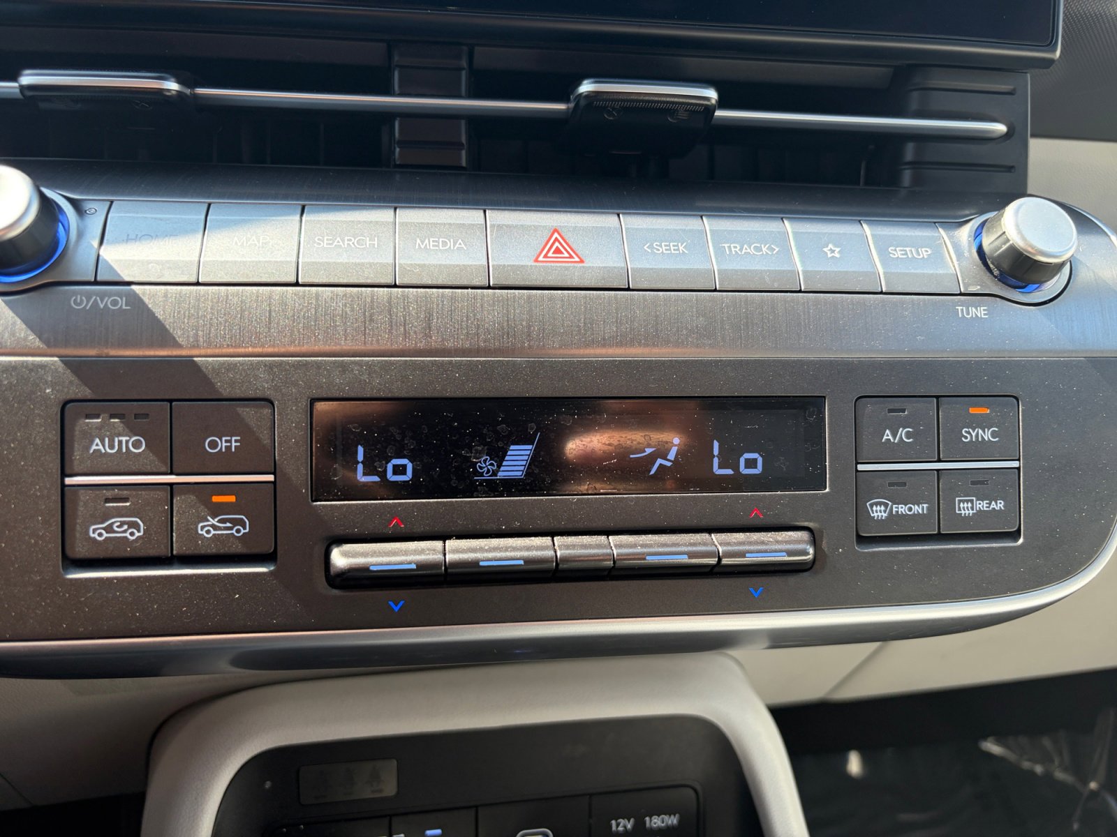 Used 2025 Hyundai Kona SEL AWD/4WD image 16
