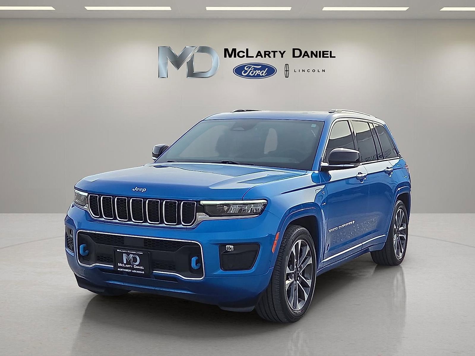 Used 2022 Jeep Grand Cherokee Overland image 2