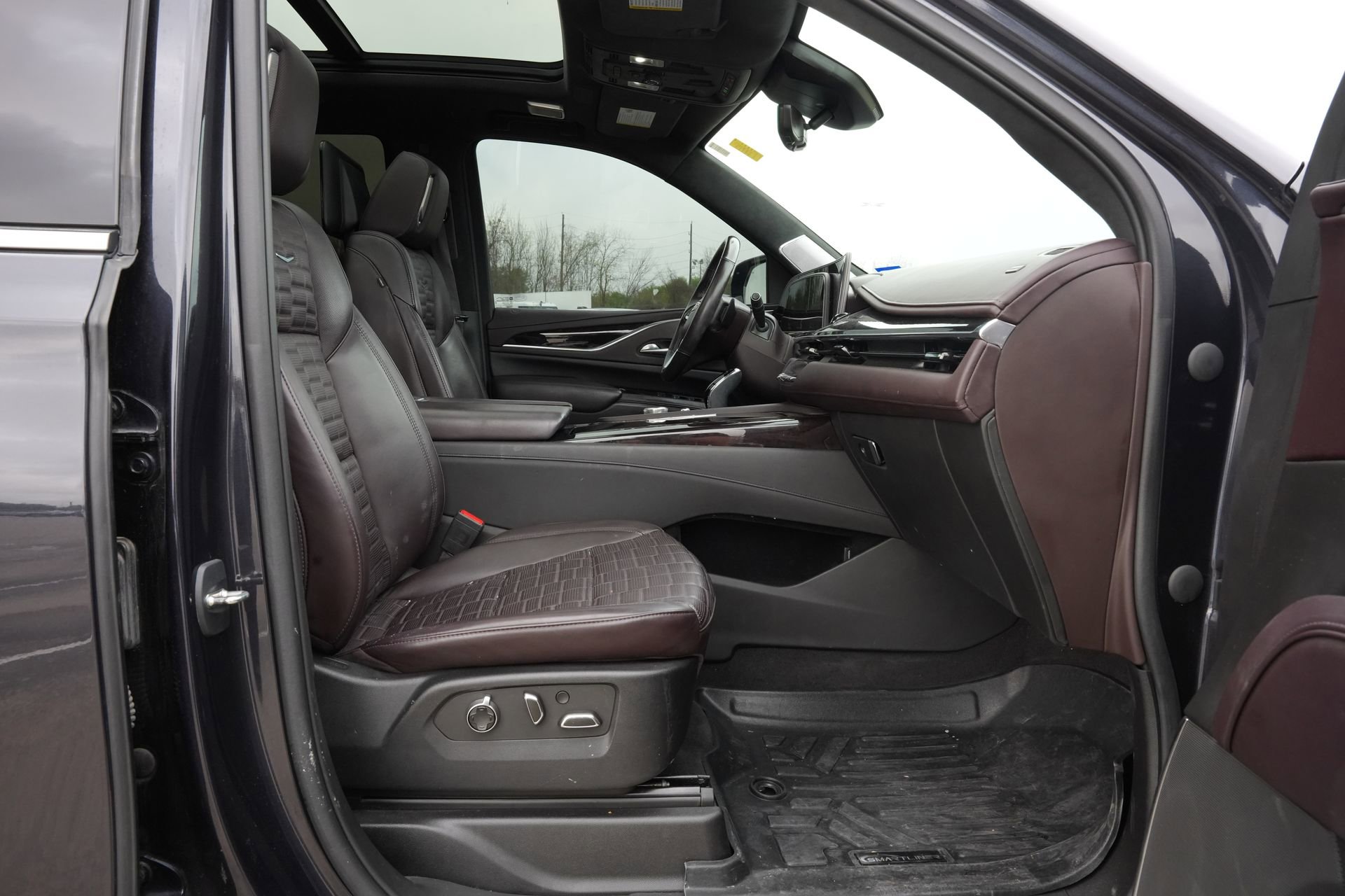 Certified 2023 Cadillac Escalade Premium Luxury Platinum image 27