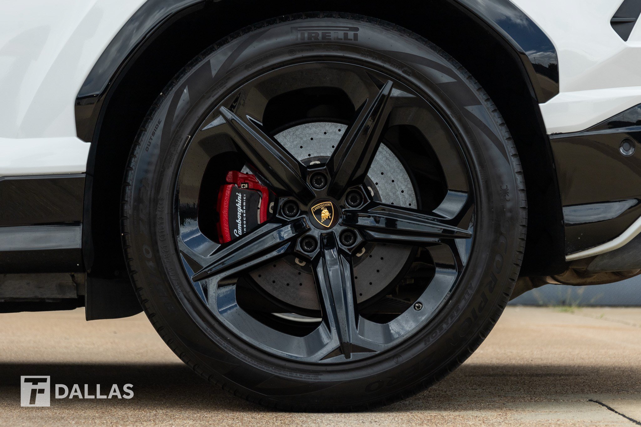 Used 2019 Lamborghini Urus AWD/4WD image 9