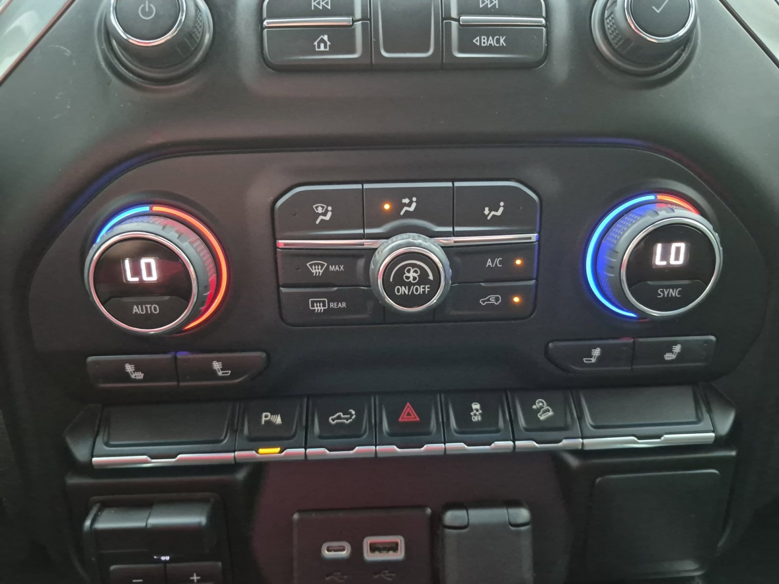 Used 2022 Chevrolet Silverado 2500 LT w/ Texas Edition image 18