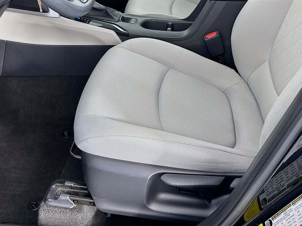 Used 2023 Toyota Corolla Cross L image 19