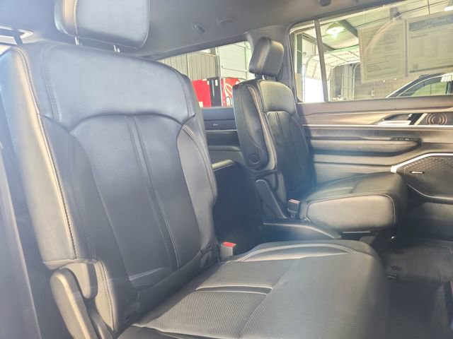 Used 2024 Jeep Wagoneer Series II AWD/4WD image 47