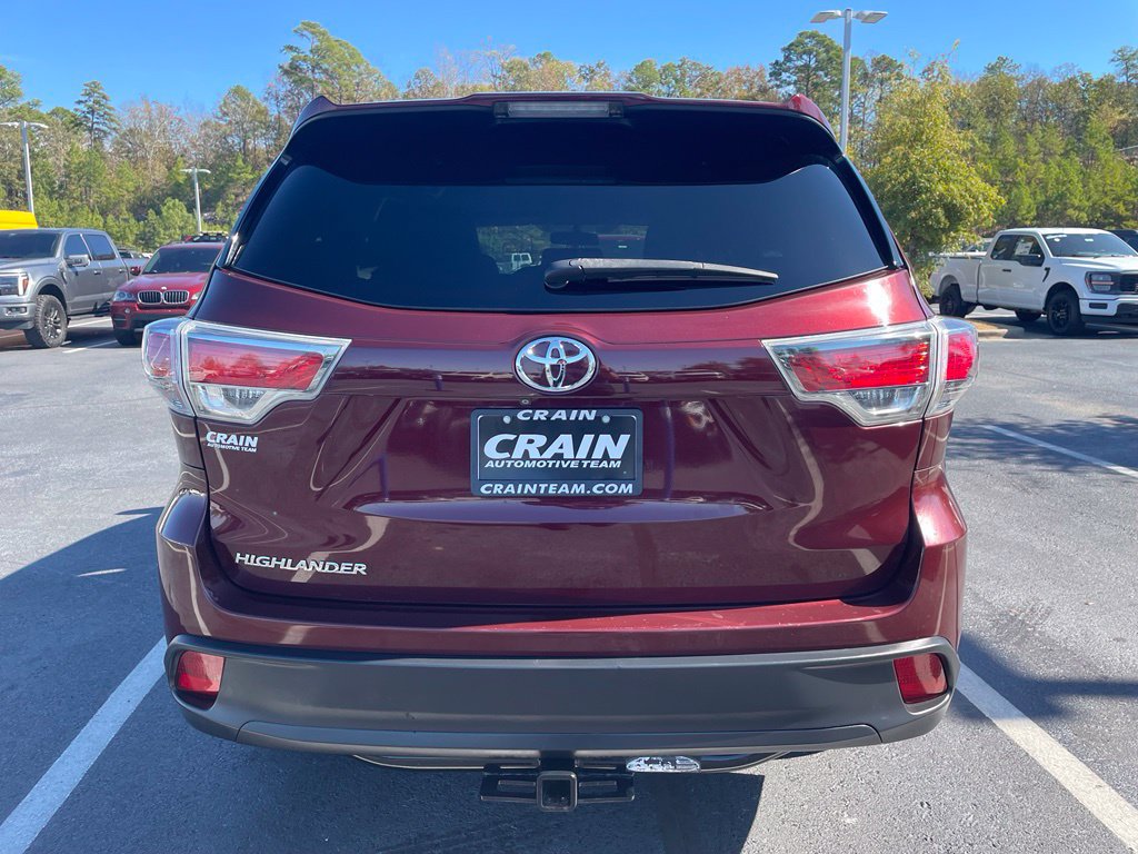 Used 2016 Toyota Highlander LE FWD image 6
