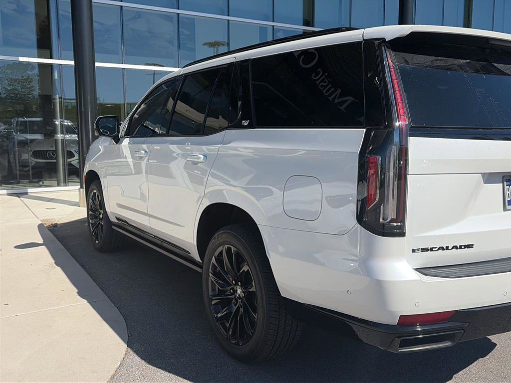 Used 2023 Cadillac Escalade Sport Platinum w/ LPO, ONYX Package AWD/4WD image 7