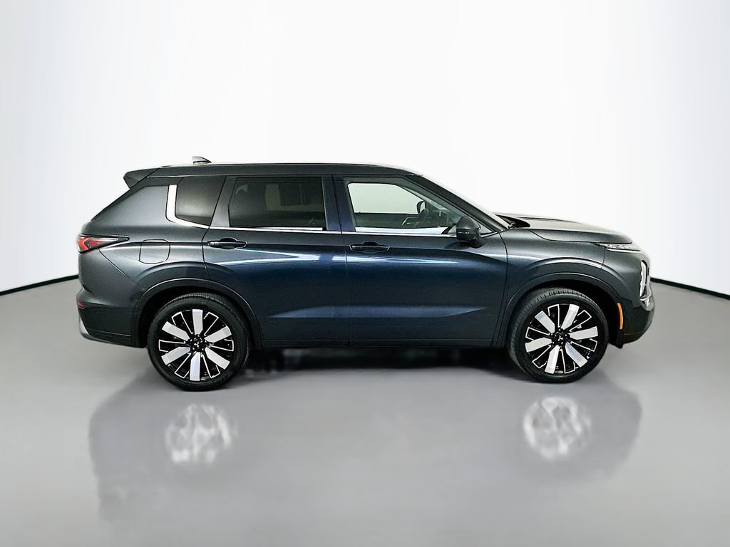 Used 2025 Mitsubishi Outlander SE AWD/4WD image 8