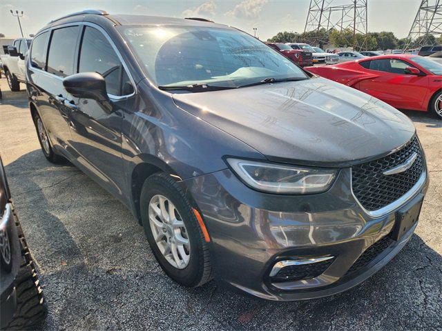 Used 2021 Chrysler Pacifica Touring-L w/ Uconnect Theater Family Group
